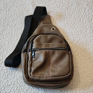 Amazon Essentials Faux Leather Mocha Brown Multi Compartments Crossbody SlingBag